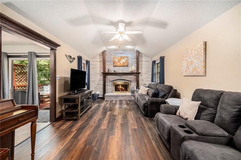Photo 8 of 36 - 505 Stonewall Drive