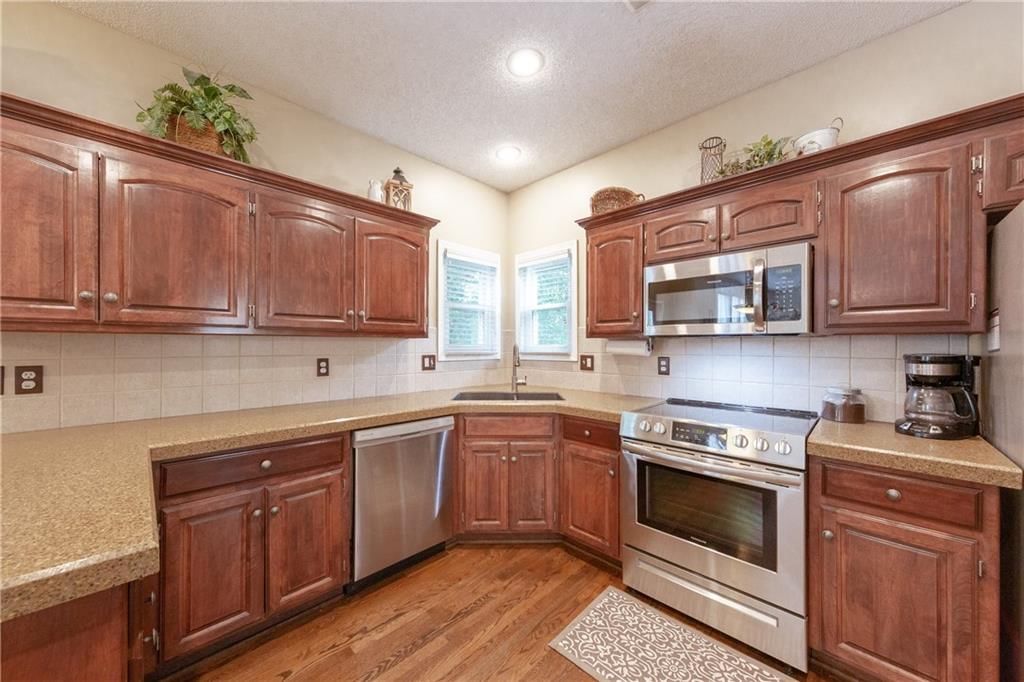 6352 NOBLE Street — photo 14