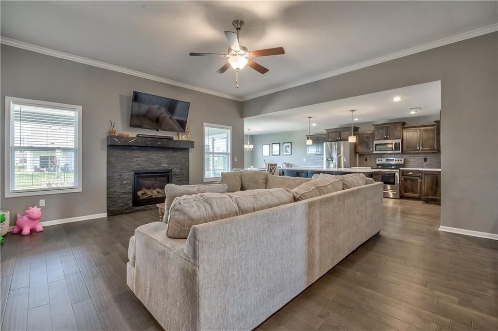 Photo 9 of 30 - 4246 Lakeview Terrace