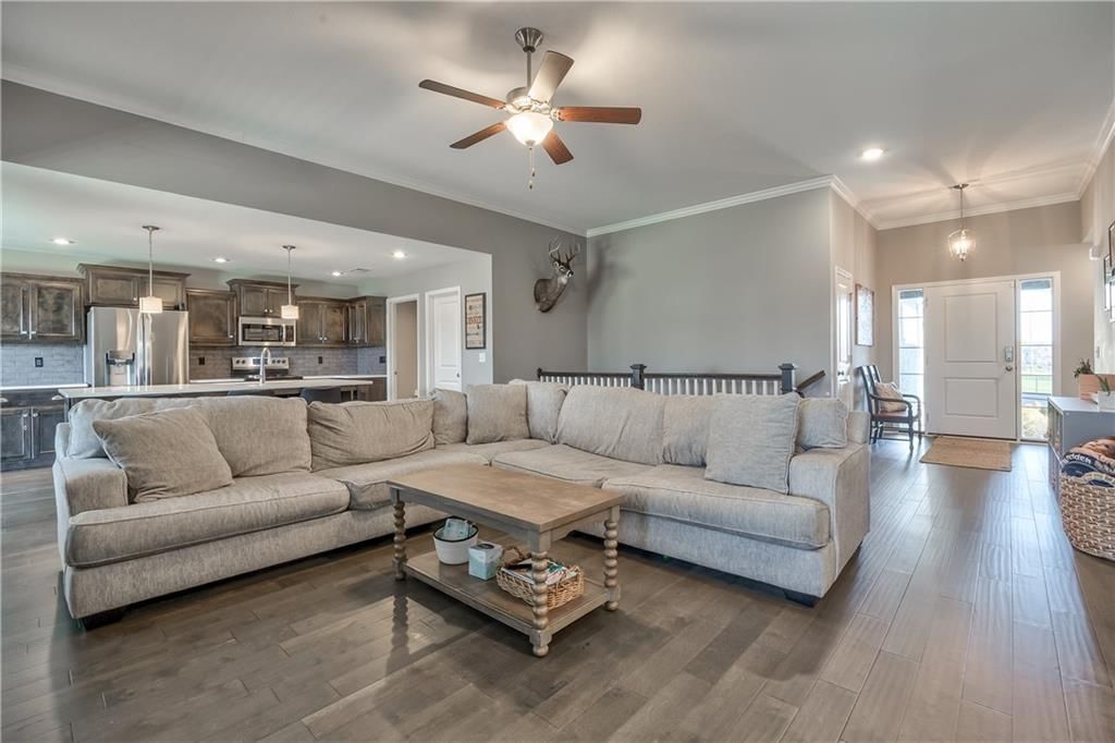 Photo 10 of 30 - 4246 Lakeview Terrace