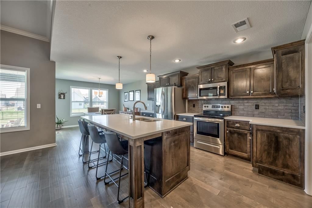 Photo 17 of 30 - 4246 Lakeview Terrace