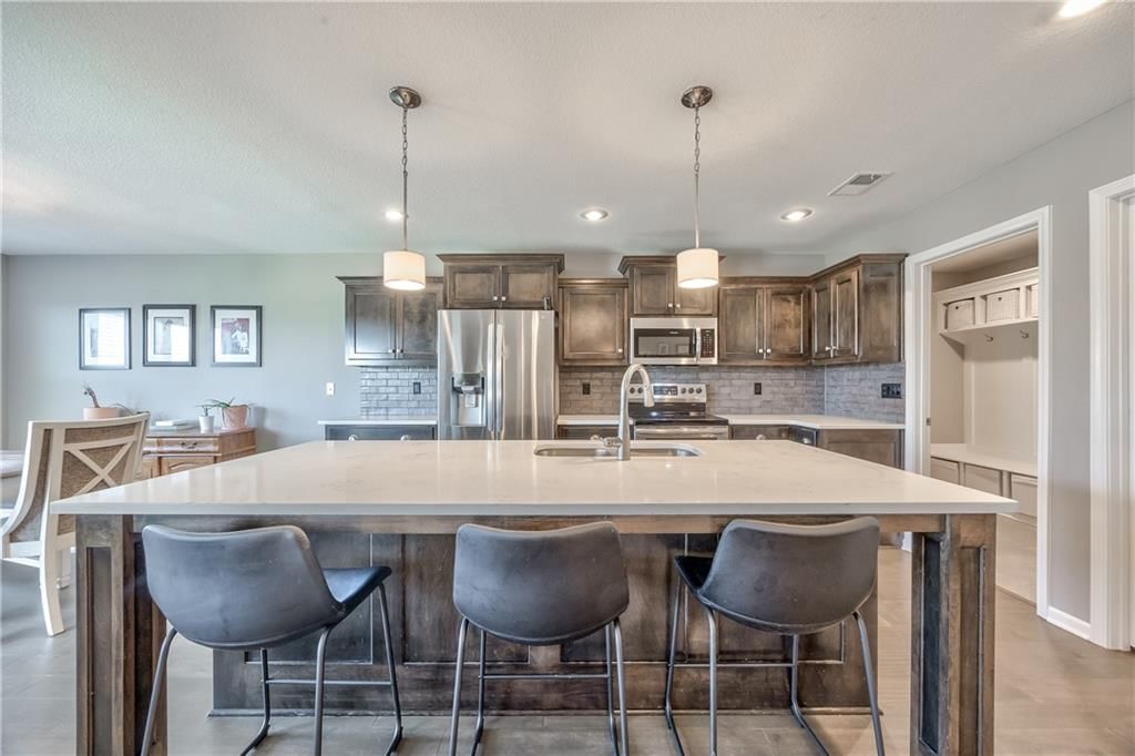 Photo 18 of 30 - 4246 Lakeview Terrace