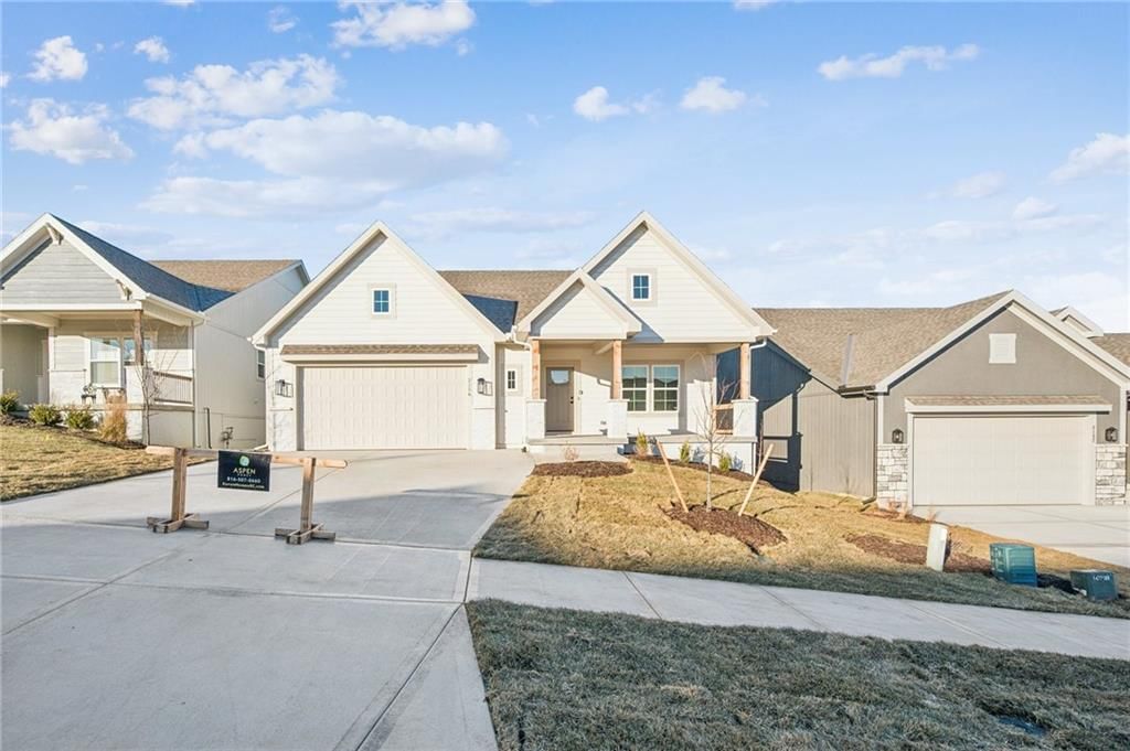 2156 Black Walnut Drive, Liberty, MO