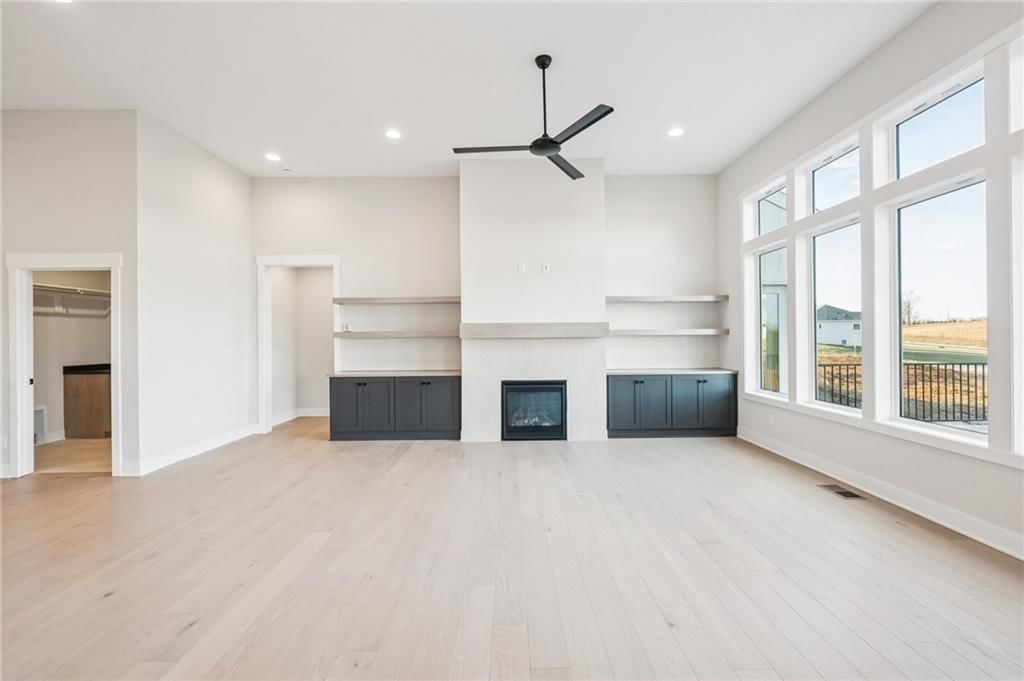 2156 Black Walnut Drive — photo 3