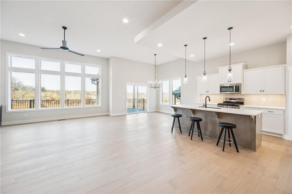 2156 Black Walnut Drive — photo 6