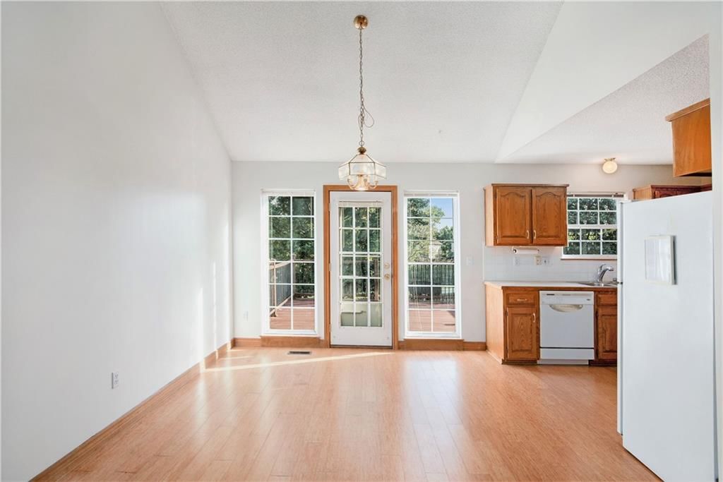 Photo 9 of 26 - 17611 W 111th Terrace