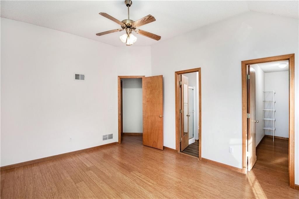 Photo 15 of 26 - 17611 W 111th Terrace