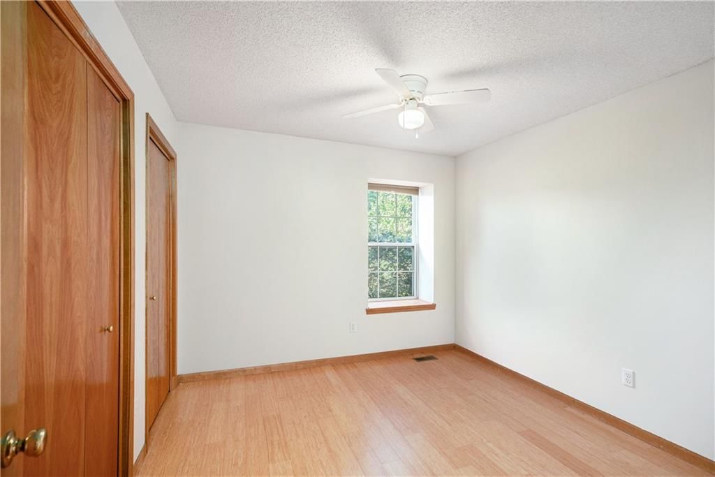 Photo 18 of 26 - 17611 W 111th Terrace