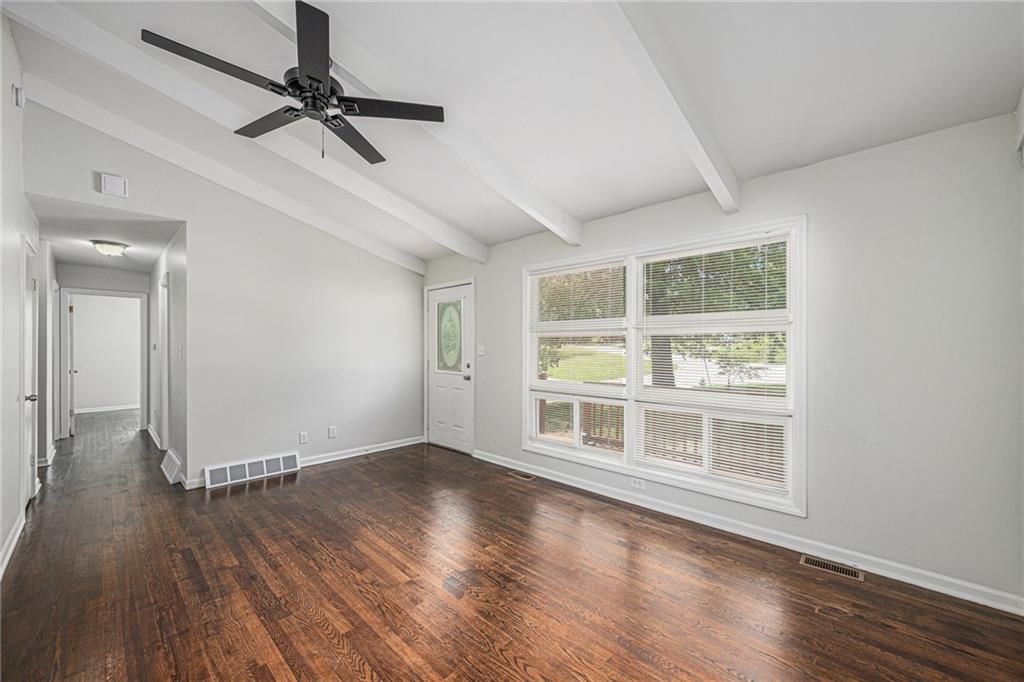 Photo 4 of 26 - 6925 NW Berkley Street