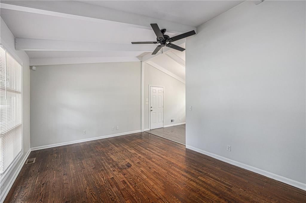 Photo 5 of 26 - 6925 NW Berkley Street