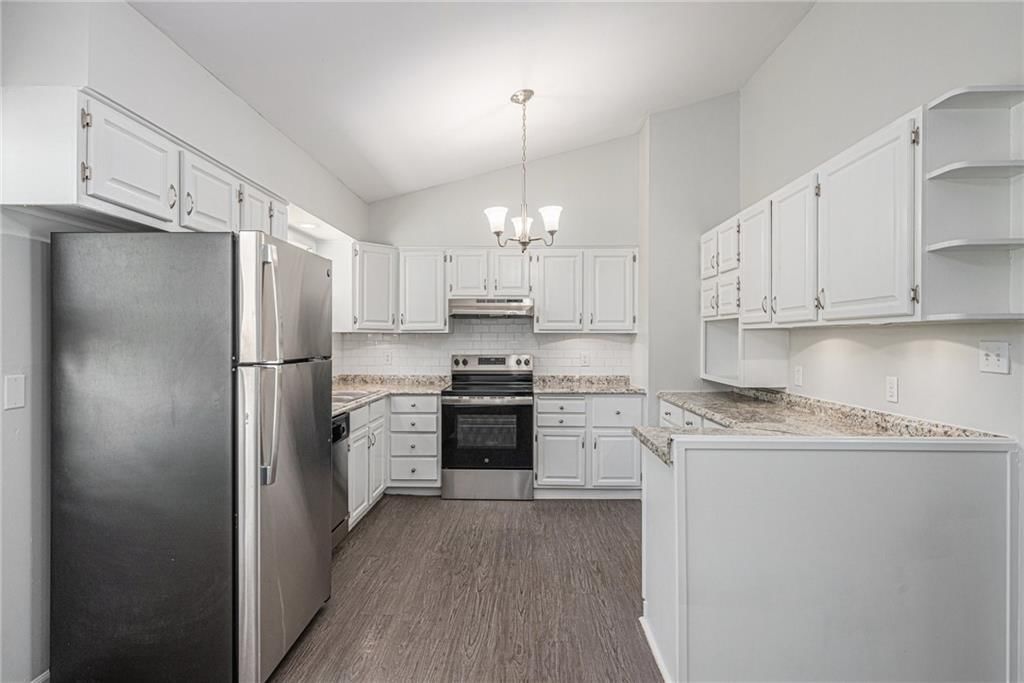 Photo 7 of 26 - 6925 NW Berkley Street