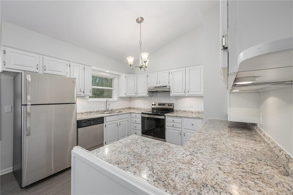 Photo 8 of 26 - 6925 NW Berkley Street