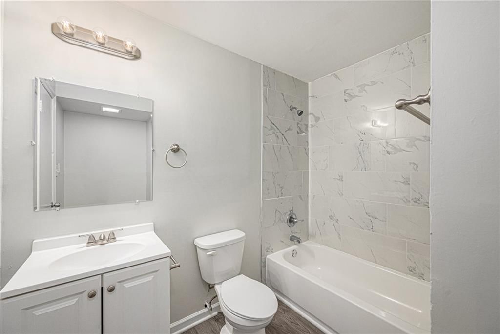 Photo 15 of 26 - 6925 NW Berkley Street
