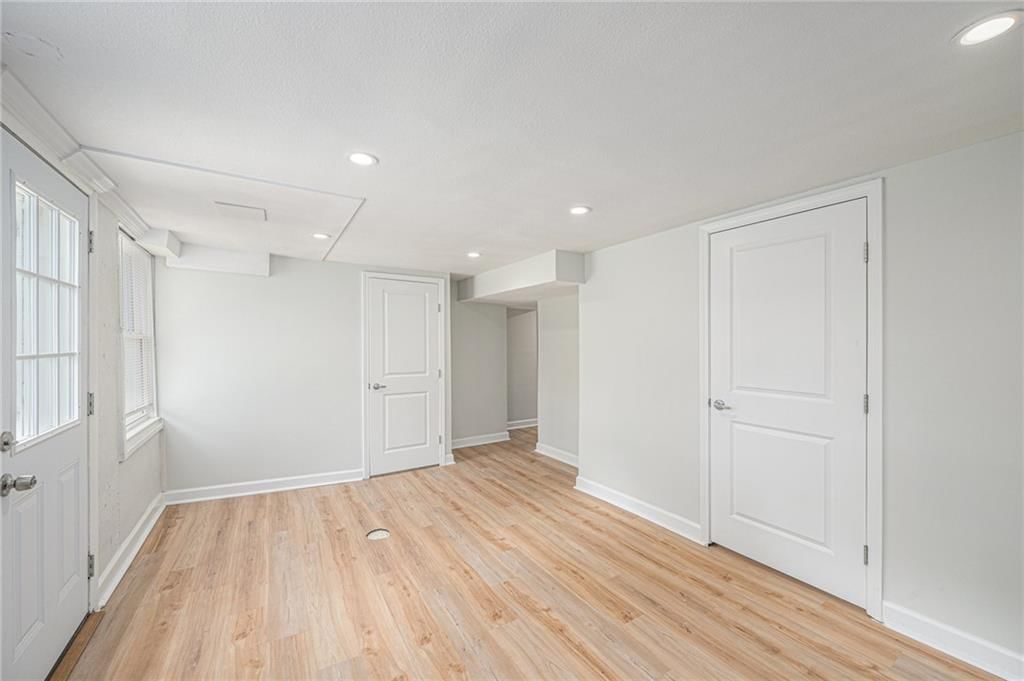 Photo 16 of 26 - 6925 NW Berkley Street