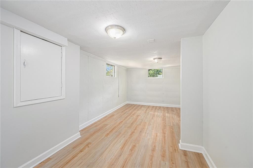 Photo 17 of 26 - 6925 NW Berkley Street