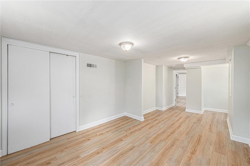 Photo 18 of 26 - 6925 NW Berkley Street