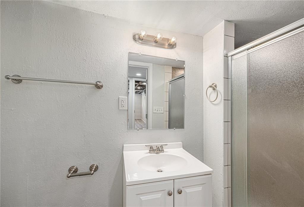 Photo 19 of 26 - 6925 NW Berkley Street