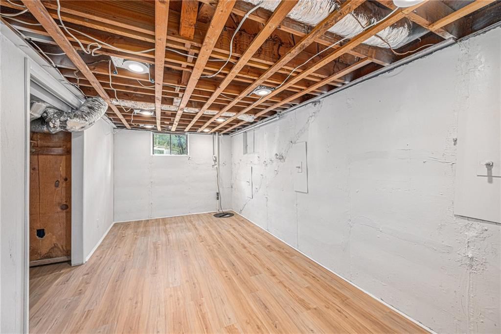 Photo 20 of 26 - 6925 NW Berkley Street