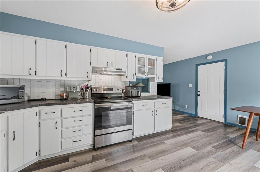 Photo 8 of 25 - 1520 E 18th Street