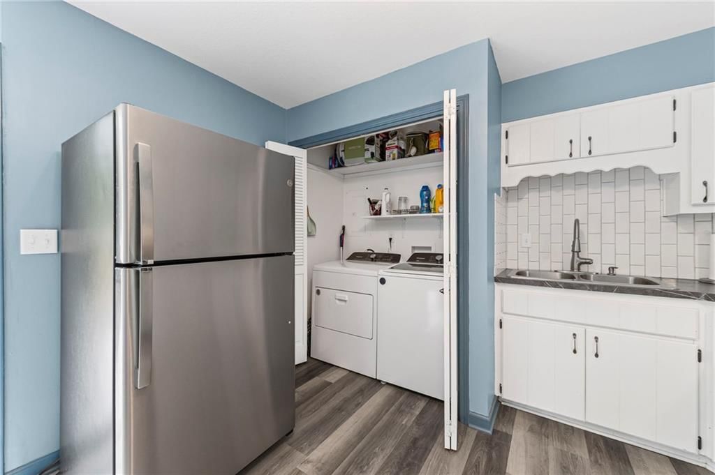 Photo 10 of 25 - 1520 E 18th Street