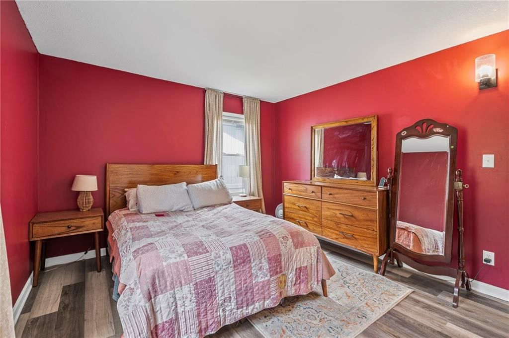Photo 12 of 25 - 1520 E 18th Street