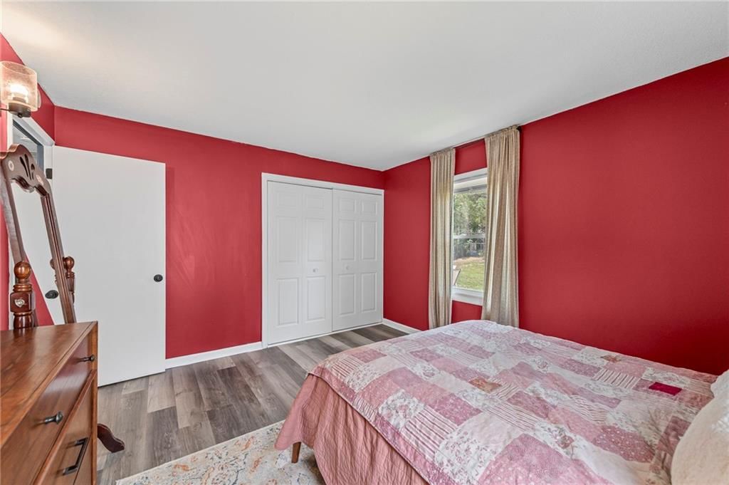 Photo 13 of 25 - 1520 E 18th Street
