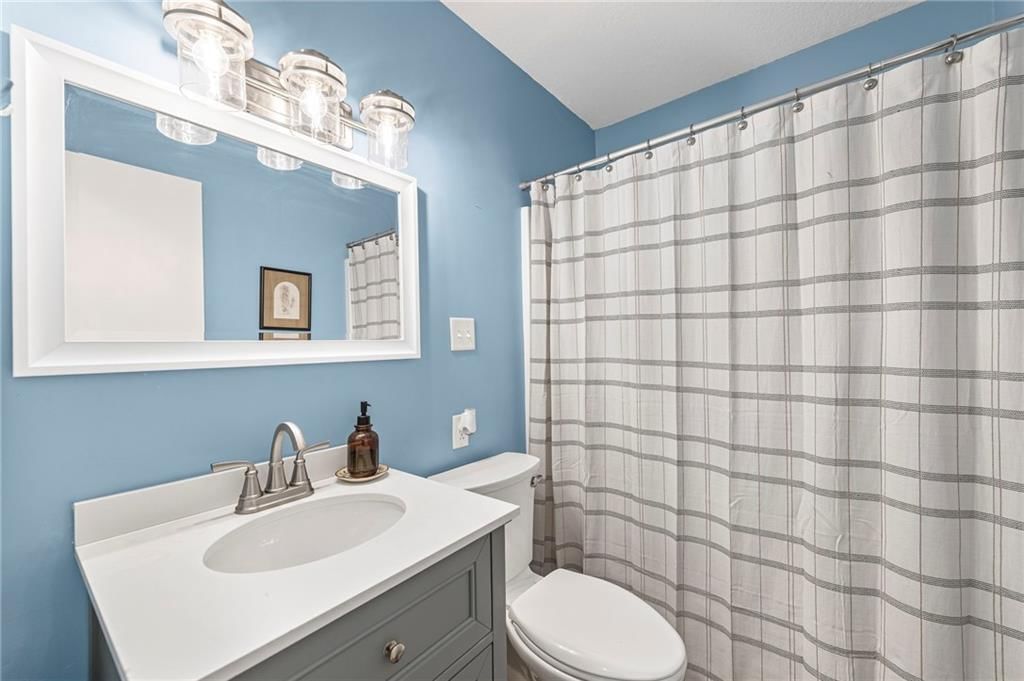 Photo 14 of 25 - 1520 E 18th Street