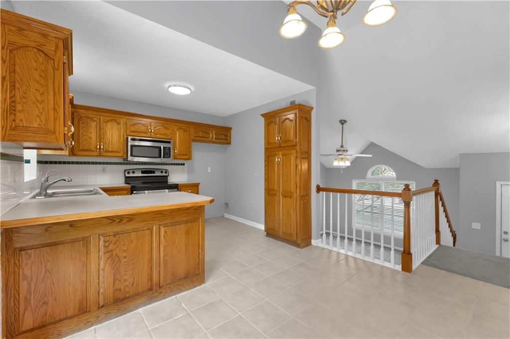 Photo 10 of 42 - 406 Fletcher Drive