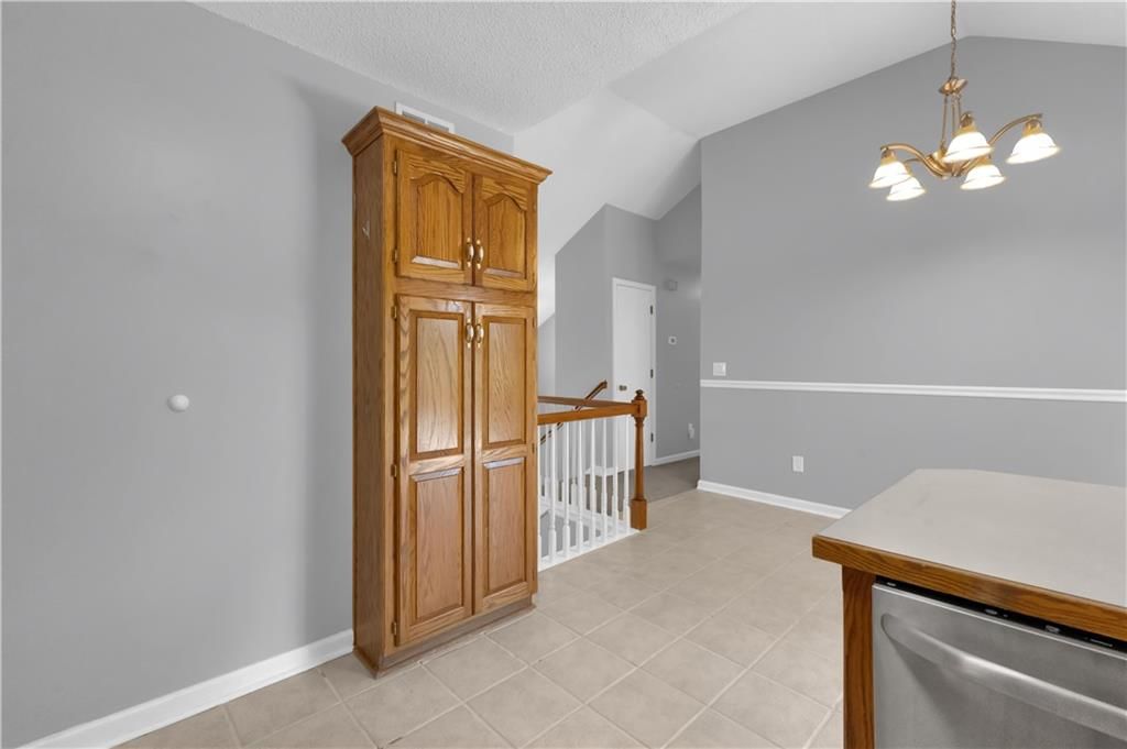 Photo 14 of 42 - 406 Fletcher Drive