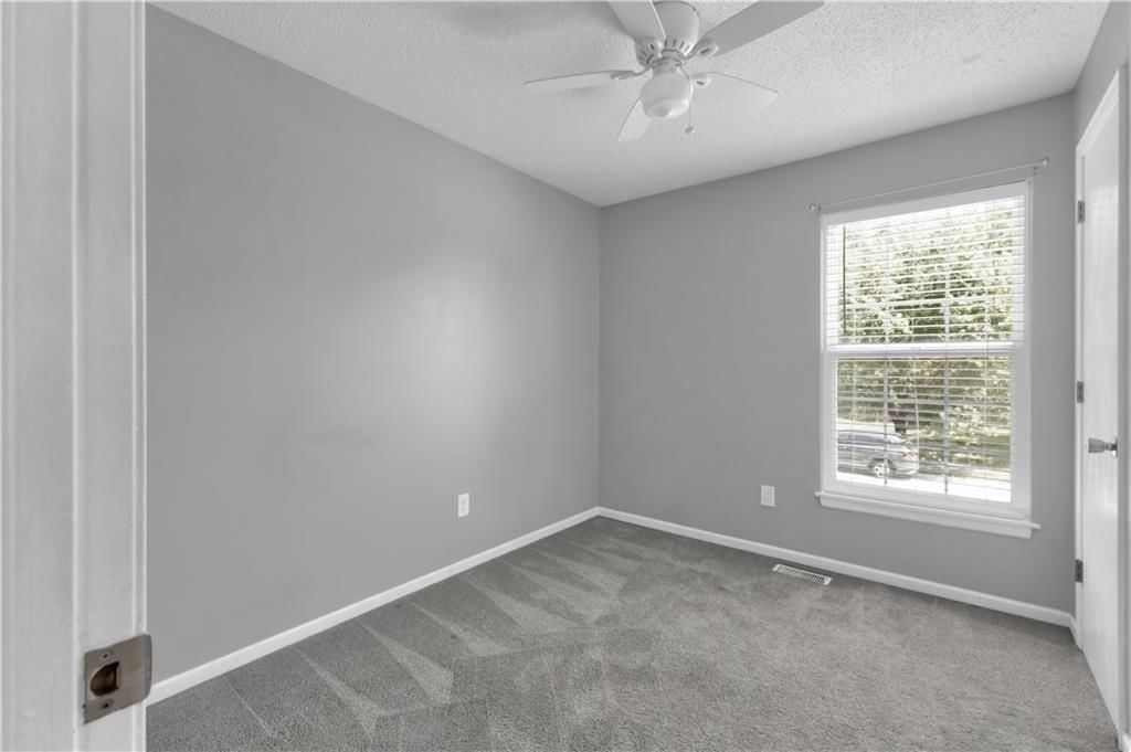 Photo 16 of 42 - 406 Fletcher Drive