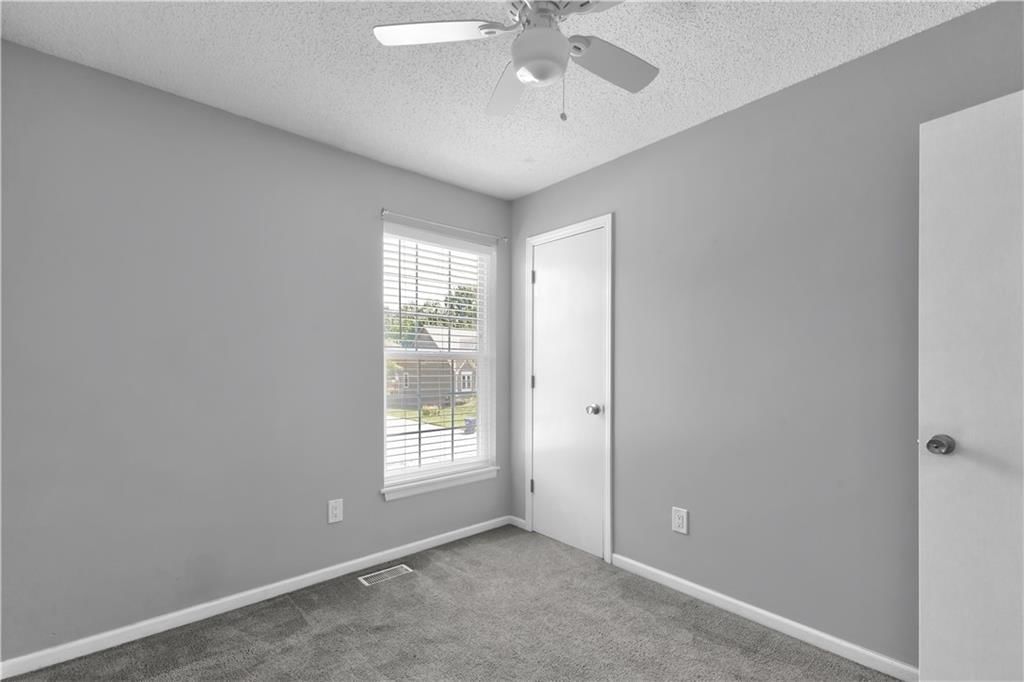 Photo 17 of 42 - 406 Fletcher Drive