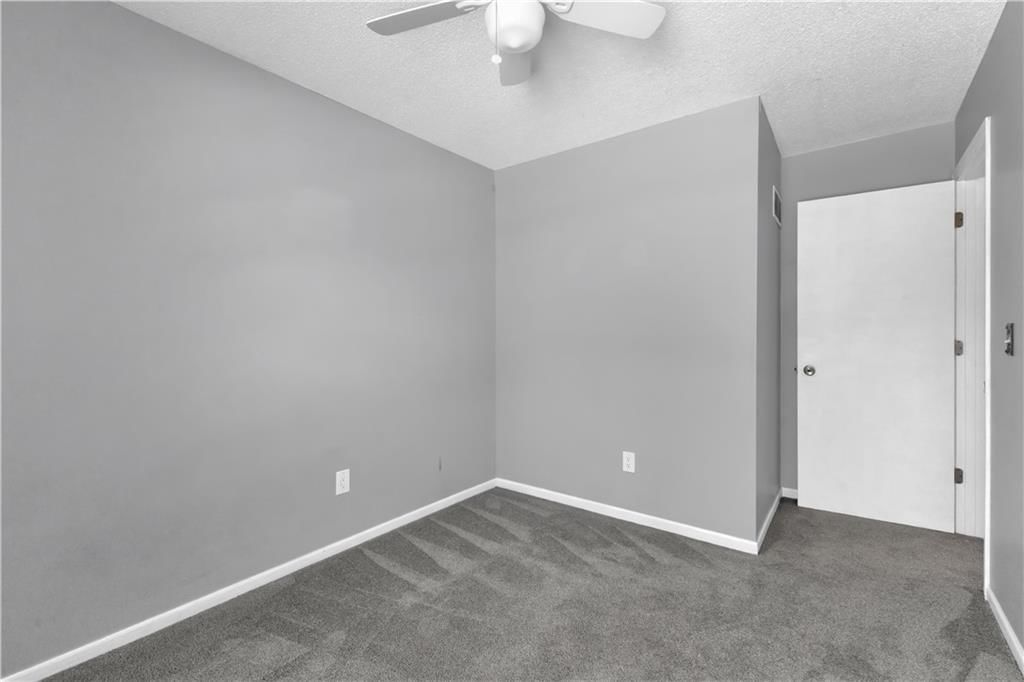 Photo 20 of 42 - 406 Fletcher Drive