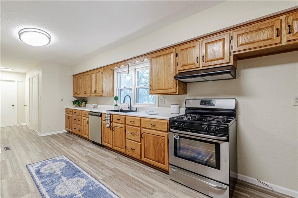 111 W 16th Street — photo 13