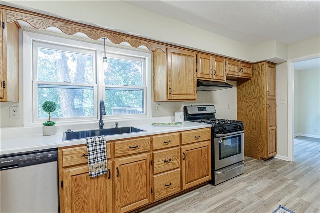 111 W 16th Street — photo 15