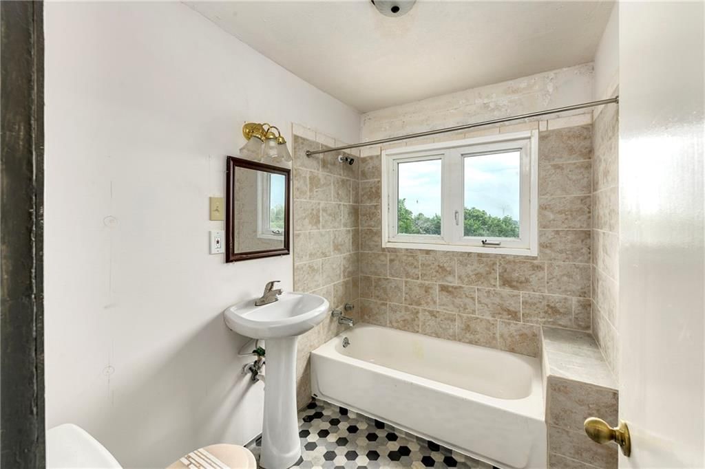 1617 Belmont Avenue — photo 15