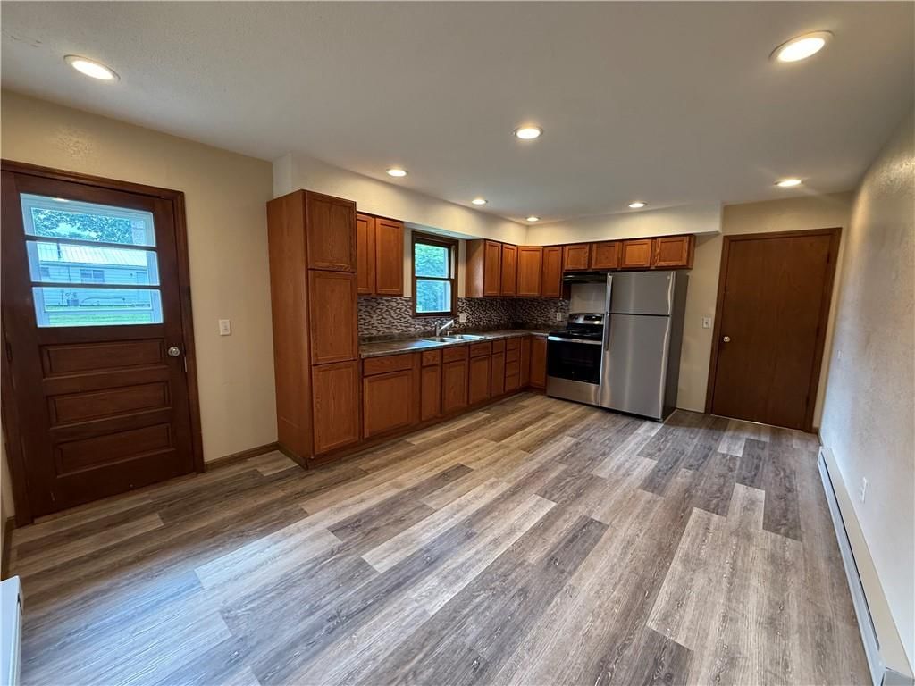 Photo 2 of 15 - 602 Dunnington Street