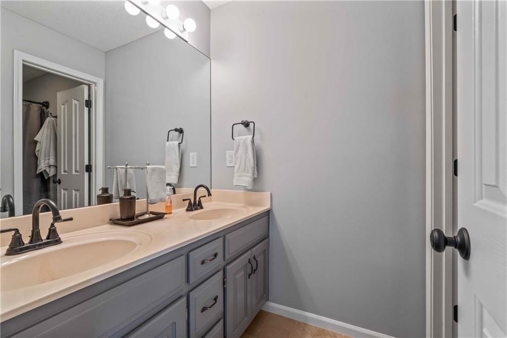 13870 S Hagan Street — photo 28