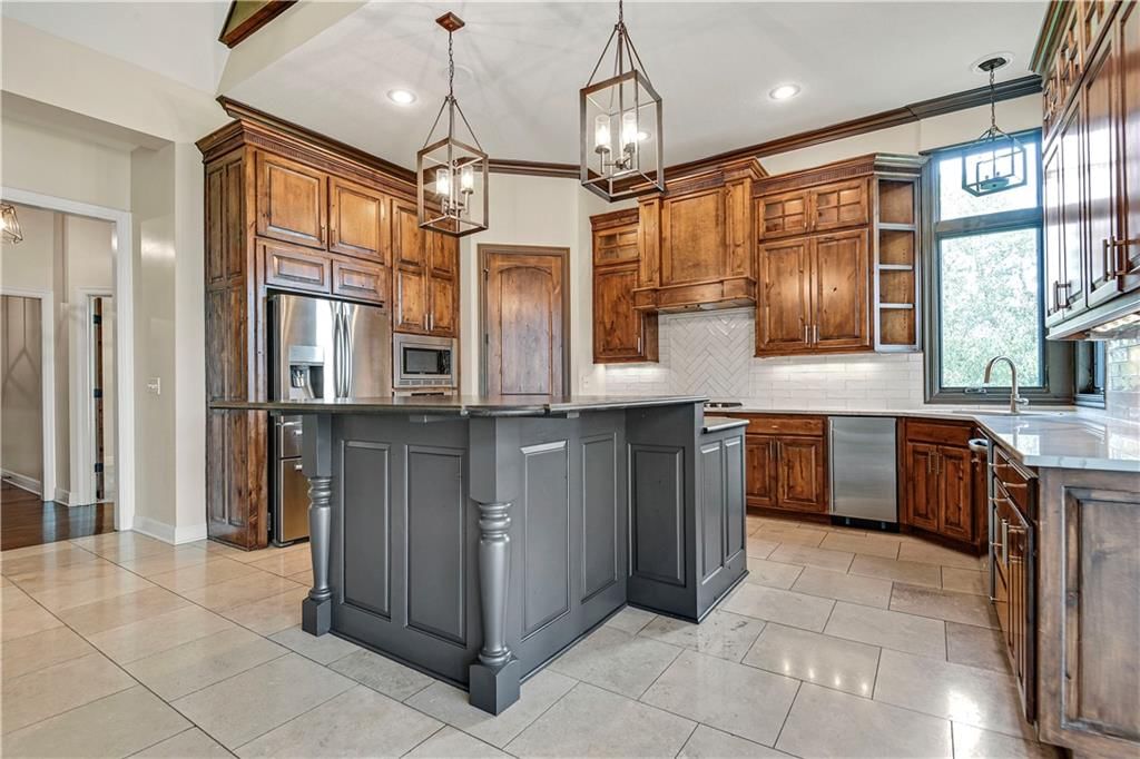 Photo 13 of 59 - 14005 Nicklaus Drive