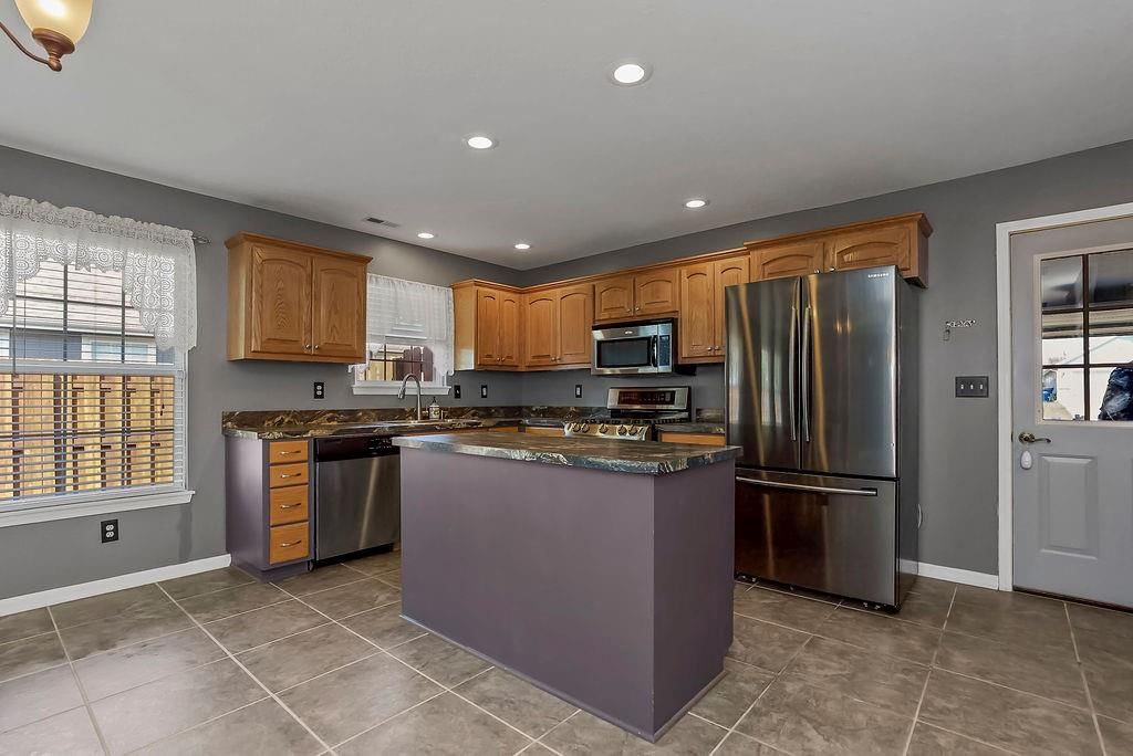 2300 E Sycamore Street — photo 11