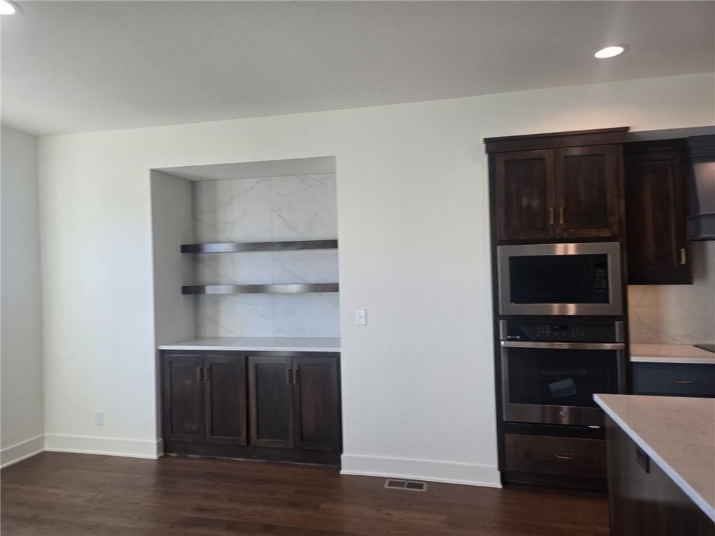 1220 Larkspur Place — photo 6