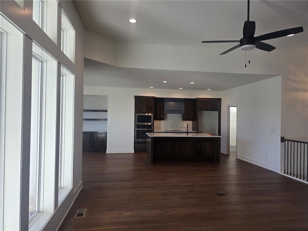 1220 Larkspur Place — photo 10