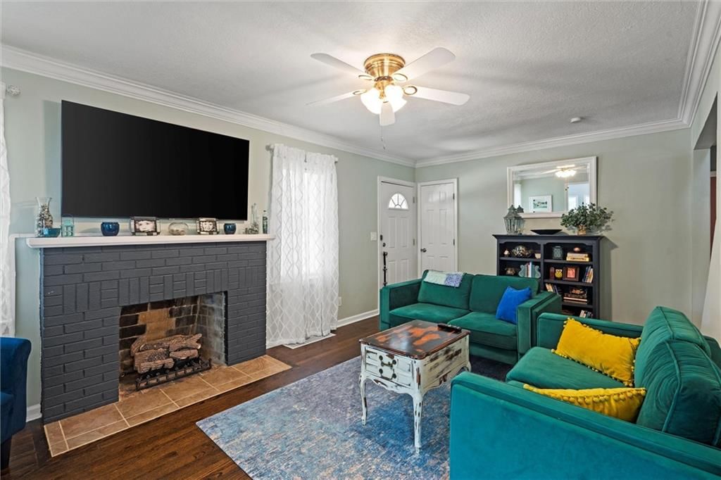 Photo 7 of 30 - 3615 N WALROND Avenue