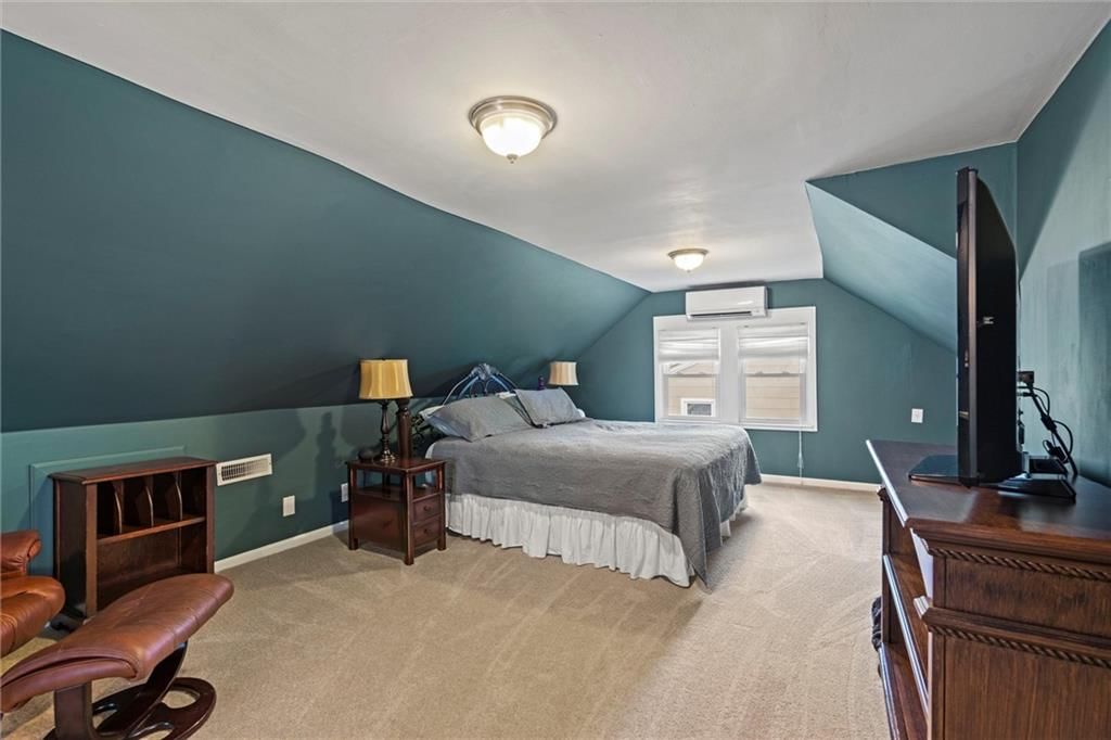Photo 17 of 30 - 3615 N WALROND Avenue