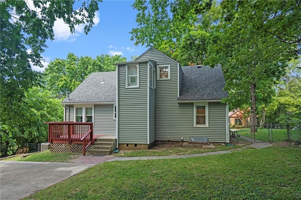 Photo 29 of 30 - 3615 N WALROND Avenue
