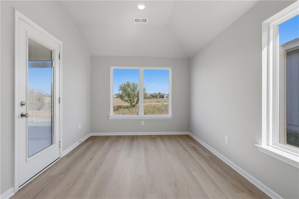 550 W Fountain Street — photo 10