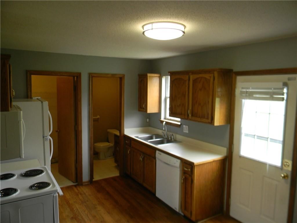 Photo 7 of 14 - 725 SE 10th Street