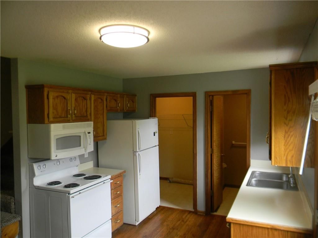 Photo 8 of 14 - 725 SE 10th Street