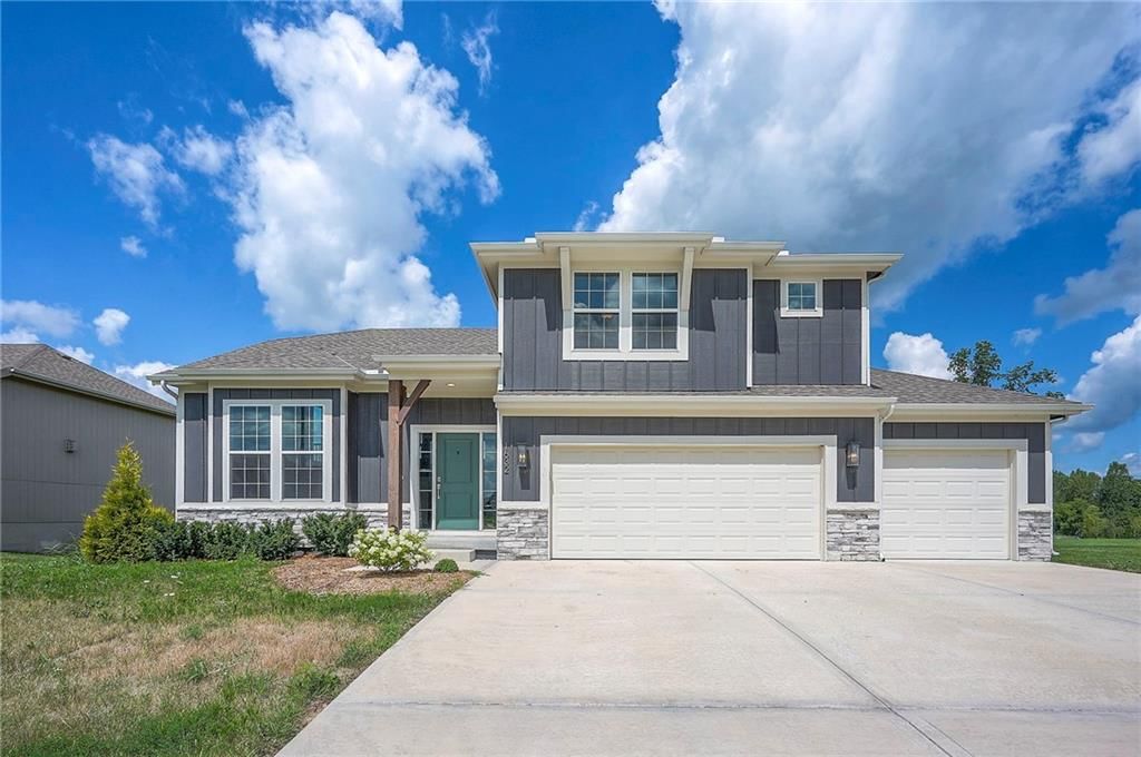 1632 N 157th Lane, Basehor, KS