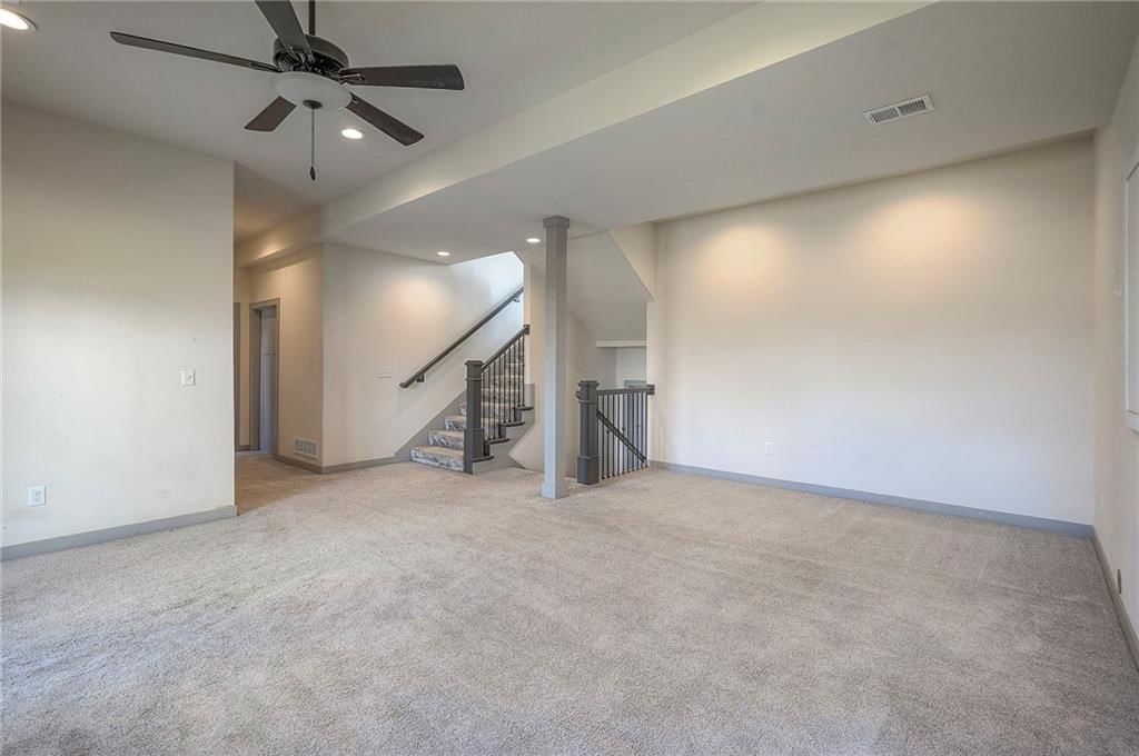 1632 N 157th Lane — photo 37
