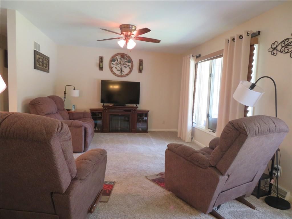 Photo 5 of 48 - 722 W 3rd Avenue